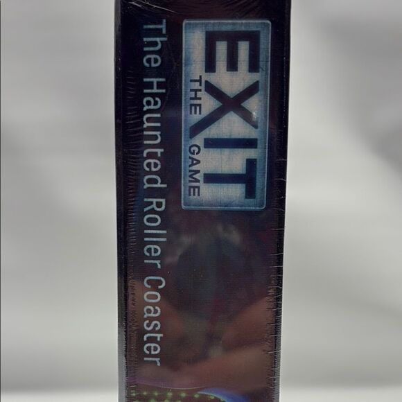 EXIT: The Haunted Roller Coaster Game - Black and Green - Picture 6 of 10